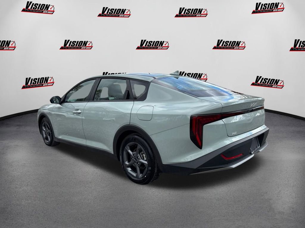 Certified 2025 Kia K4 LXS image 7