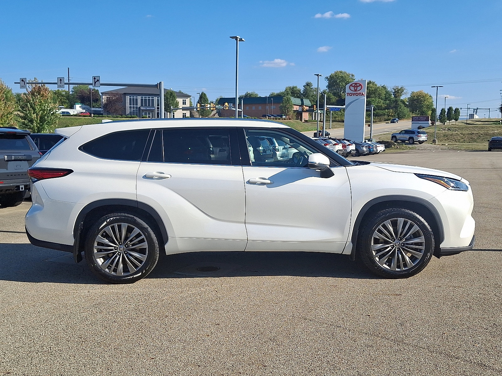 Certified 2021 Toyota Highlander Platinum image 7