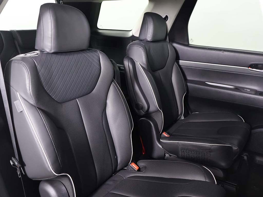 Used 2023 Hyundai Palisade SEL image 32