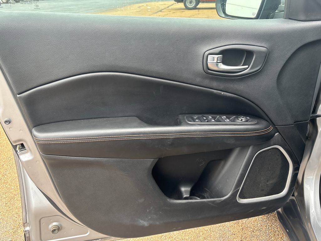Used 2019 Jeep Compass Limited FWD image 5