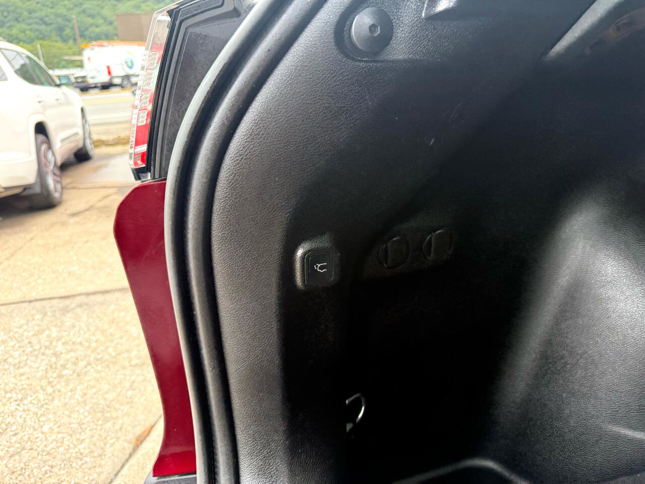 Used 2019 Jeep Cherokee Limited image 44