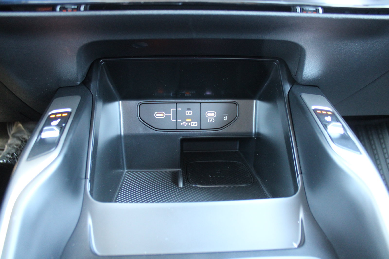 New 2026 Kia Sorento EX FWD image 38