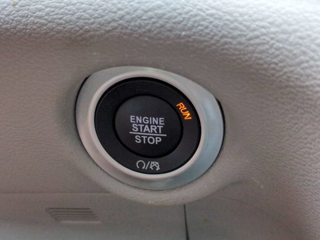 Used 2024 Chrysler Pacifica Touring-L FWD image 29