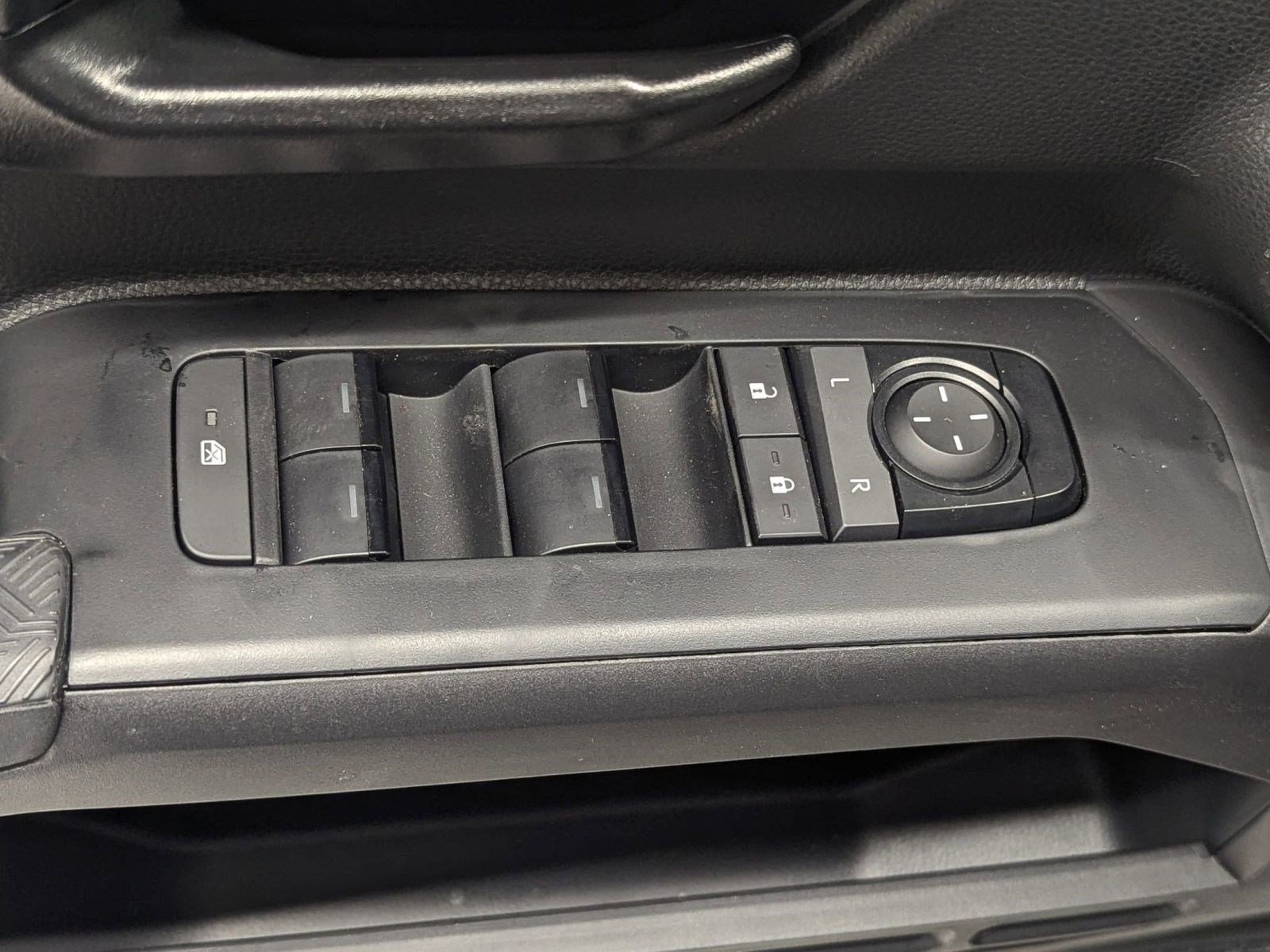 New 2025 Toyota Tacoma SR image 18