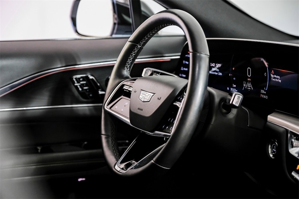 Used 2024 Cadillac Lyriq Luxury image 13