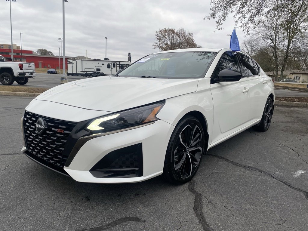 Used 2023 Nissan Altima 2.5 SR image 3