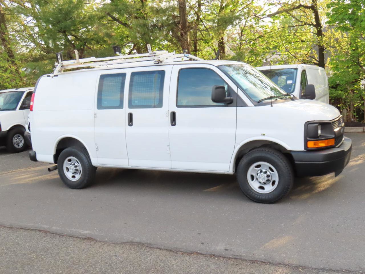 Used 2015 Chevrolet Express 2500 RWD image 7