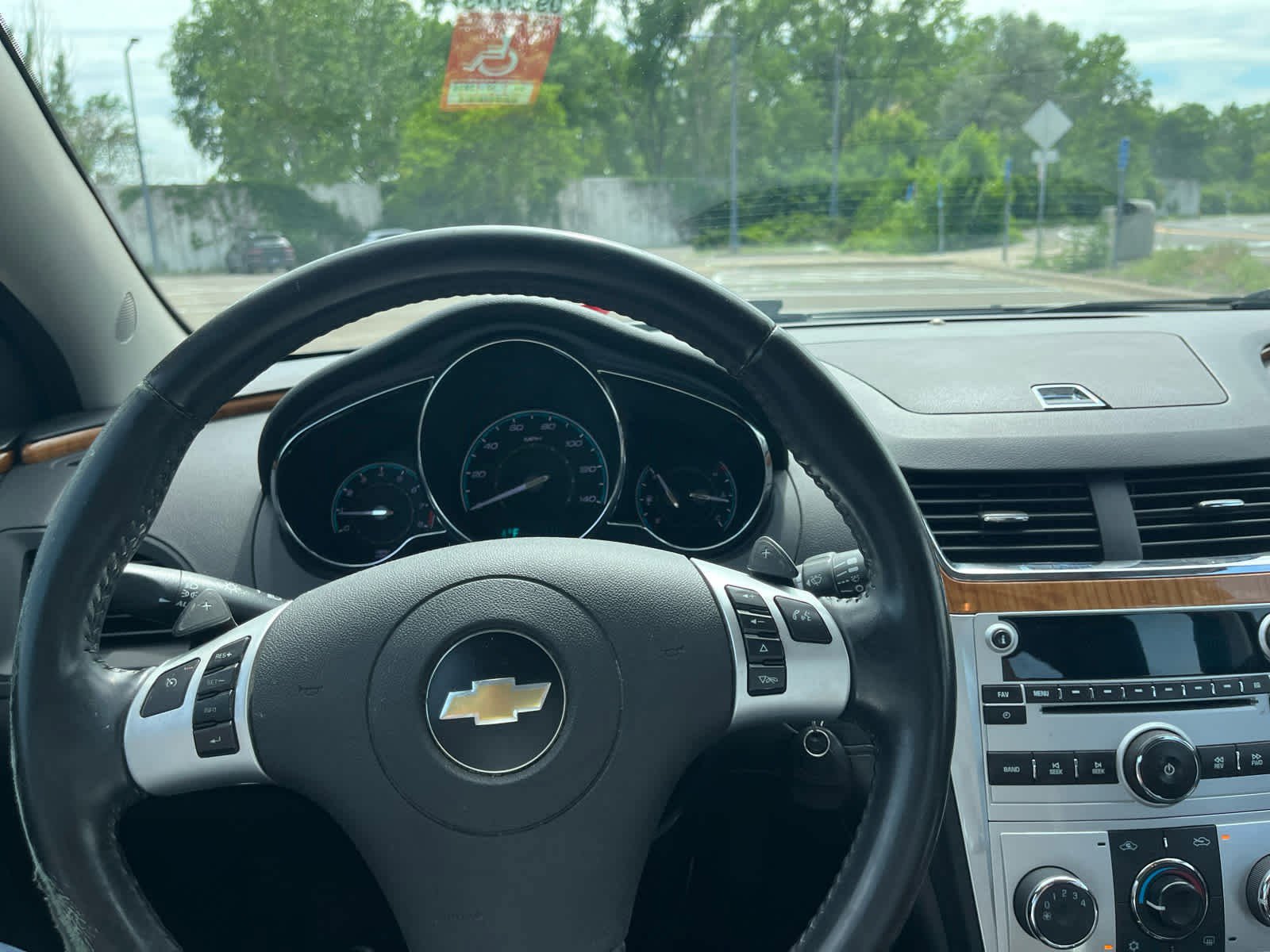Used 2010 Chevrolet Malibu LT w/ HFV6 Engine Package FWD image 8
