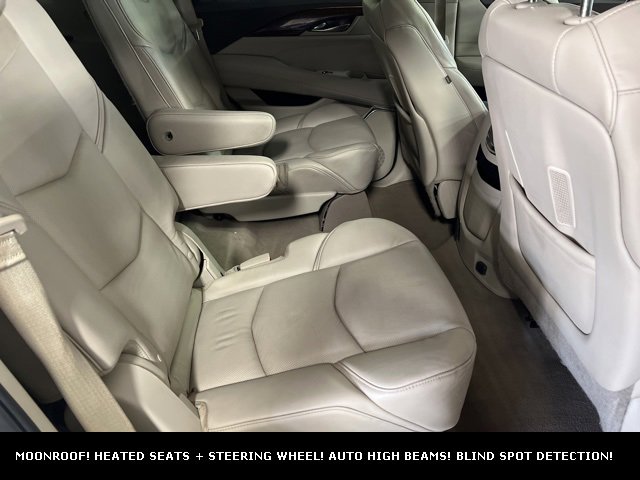 Used 2015 Cadillac Escalade Luxury image 37