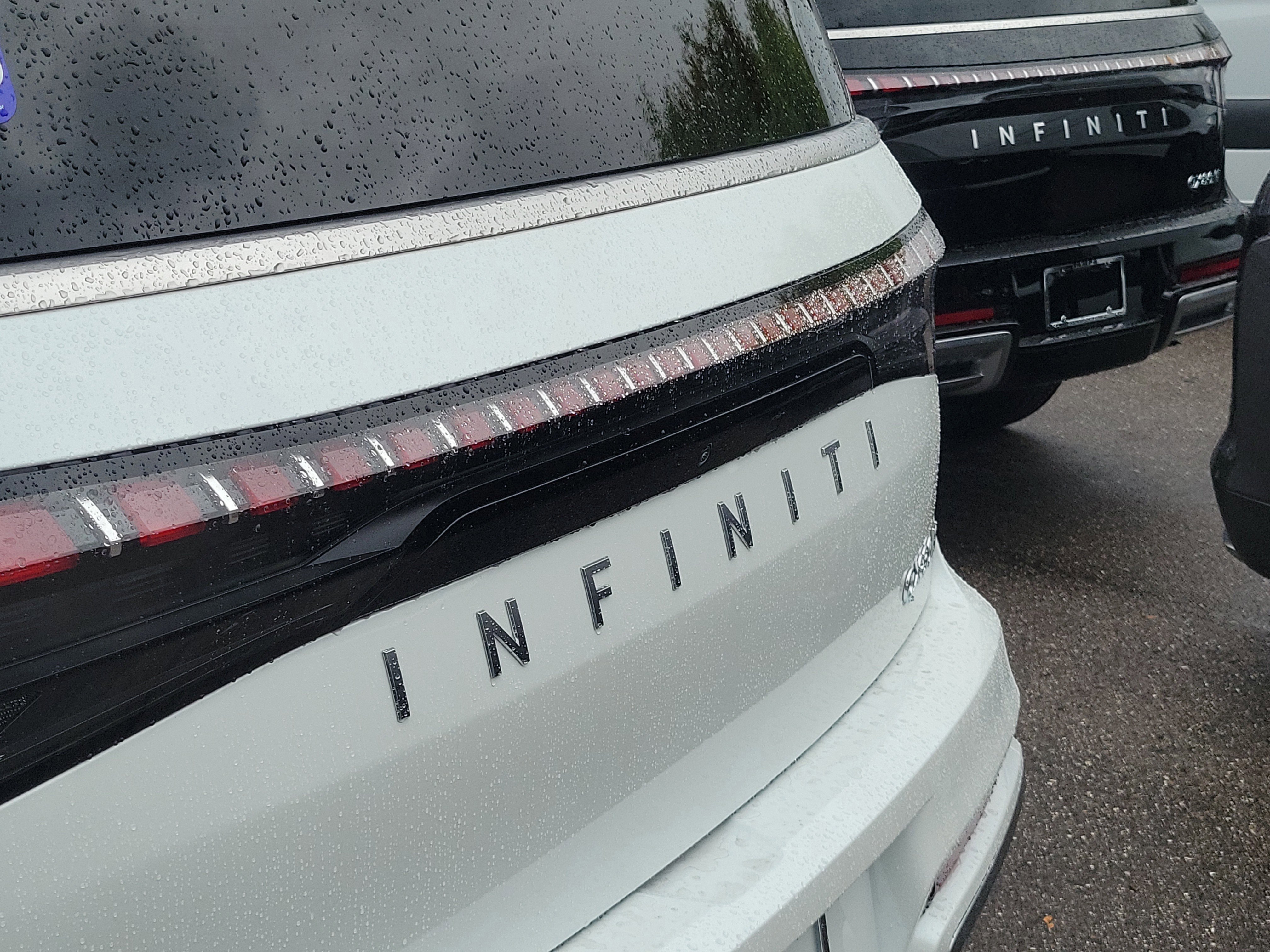 New 2026 INFINITI QX80 Luxe image 6