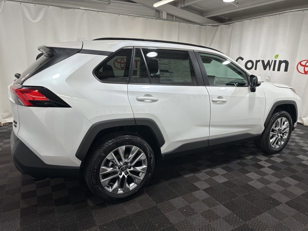 Used 2025 Toyota RAV4 XLE Premium image 9