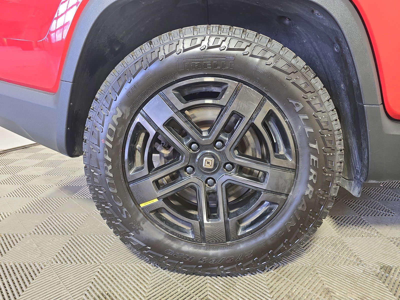 Used 2023 Rivian R1T Adventure AWD/4WD image 12