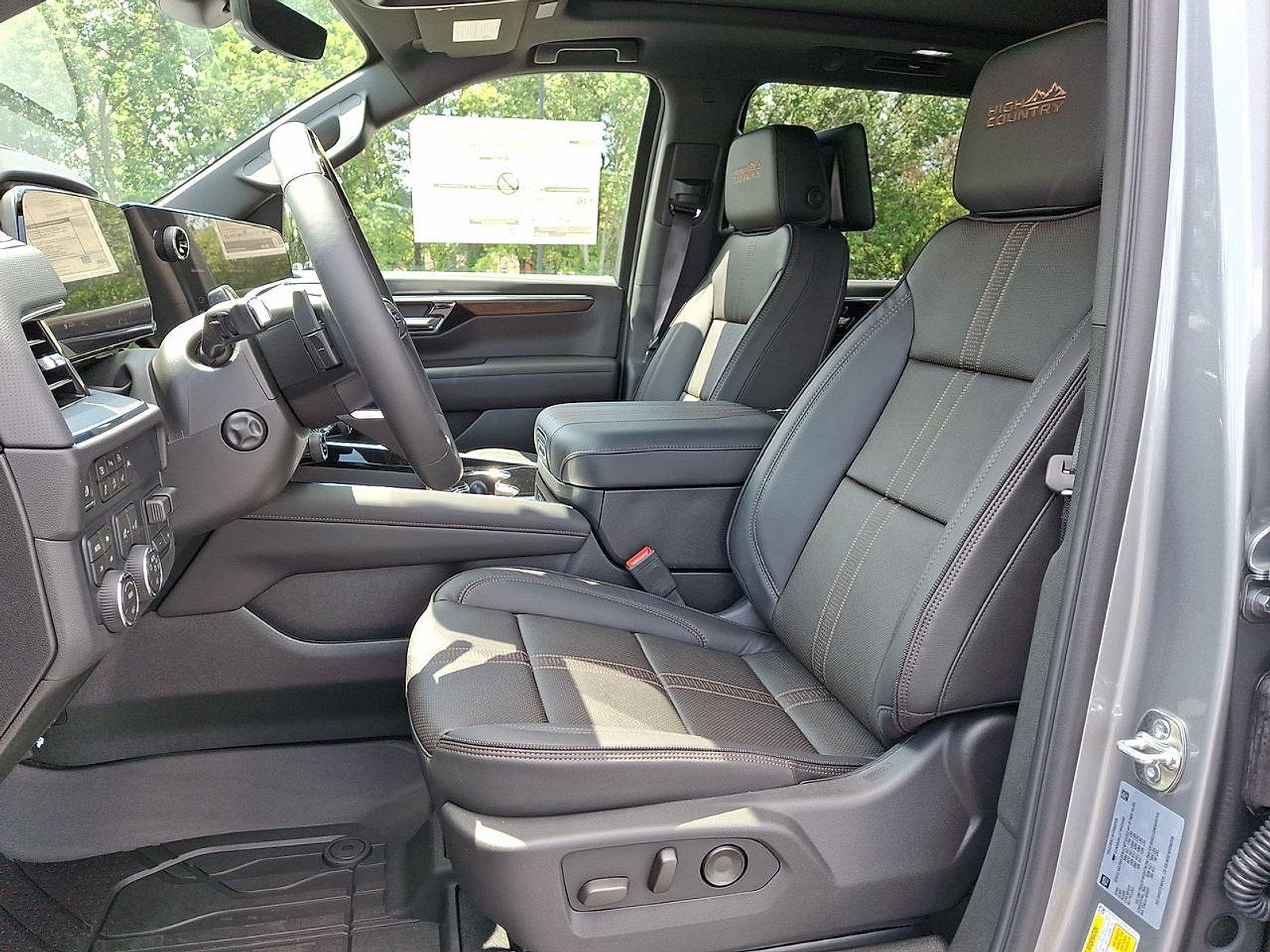 New 2026 Chevrolet Suburban High Country AWD/4WD image 14