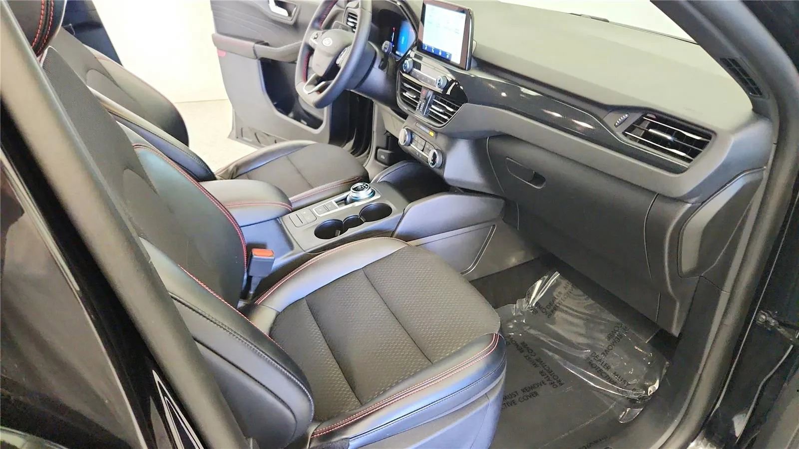 Used 2025 Ford Escape ST-Line image 32