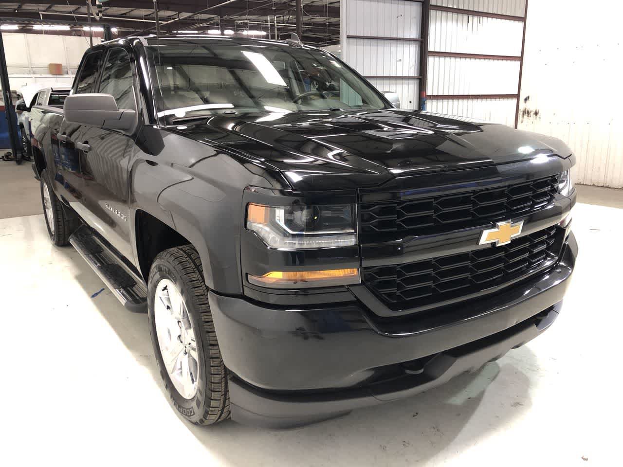 Used 2018 Chevrolet Silverado 1500 Custom w/ Custom Value Package AWD/4WD image 11