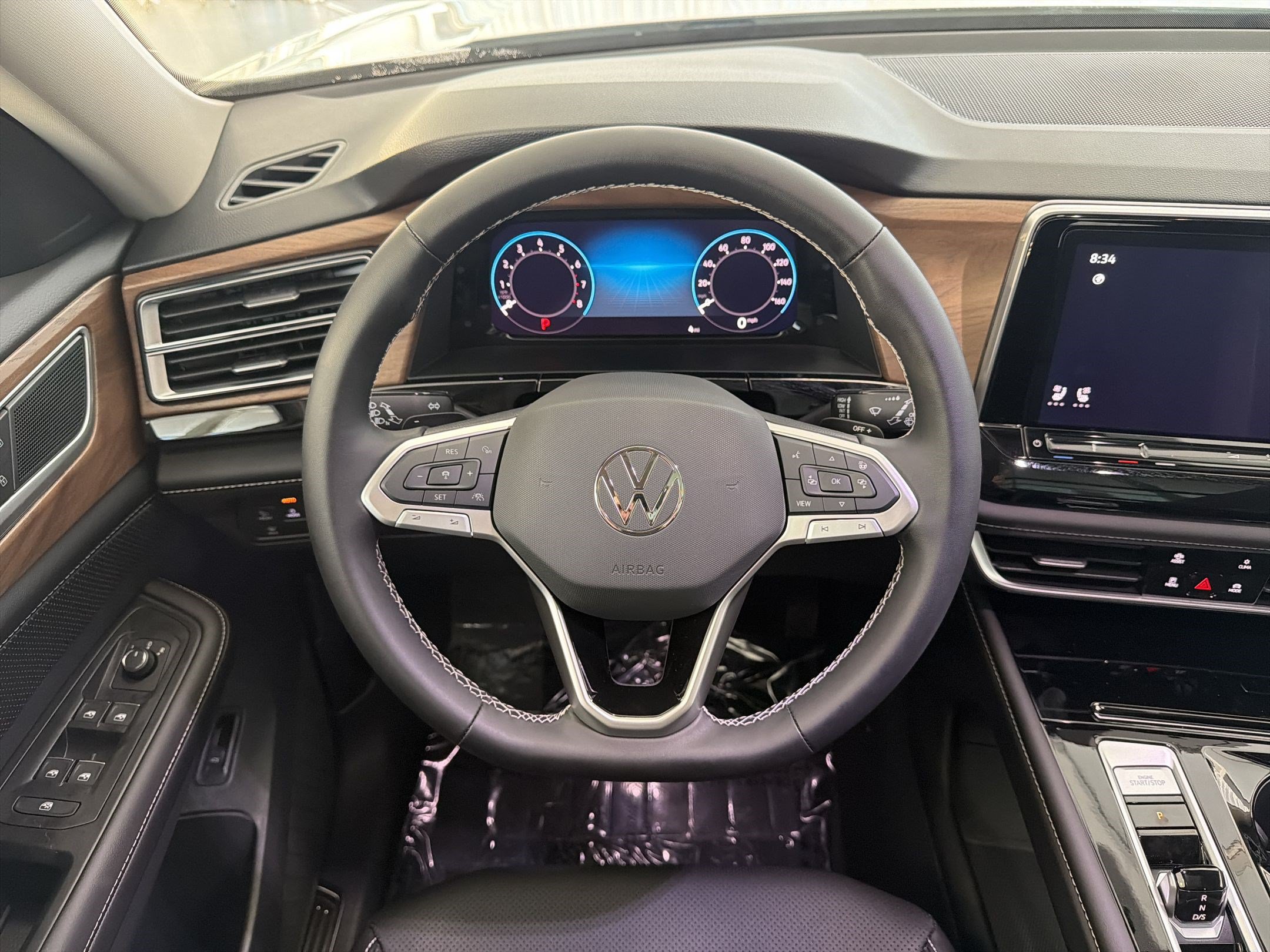New 2026 Volkswagen Atlas SE FWD image 22