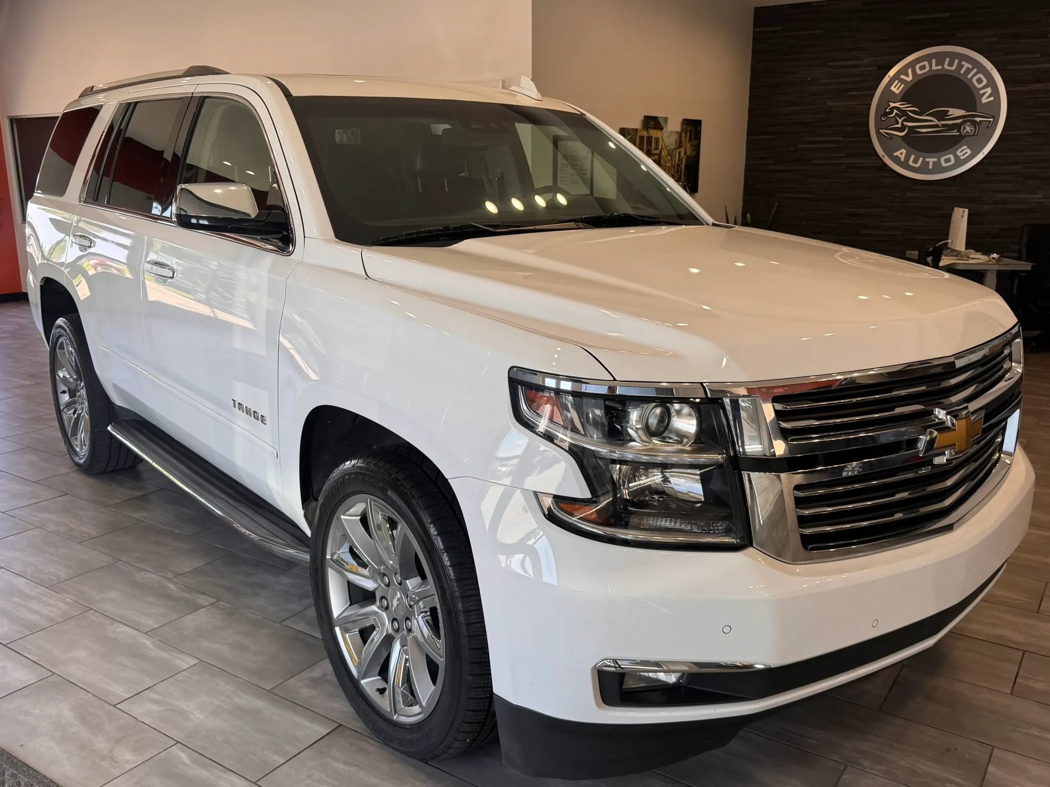 Used 2019 Chevrolet Tahoe Premier AWD/4WD image 2
