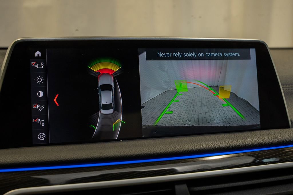 Used 2019 BMW 740i w/ M Sport Package image 15