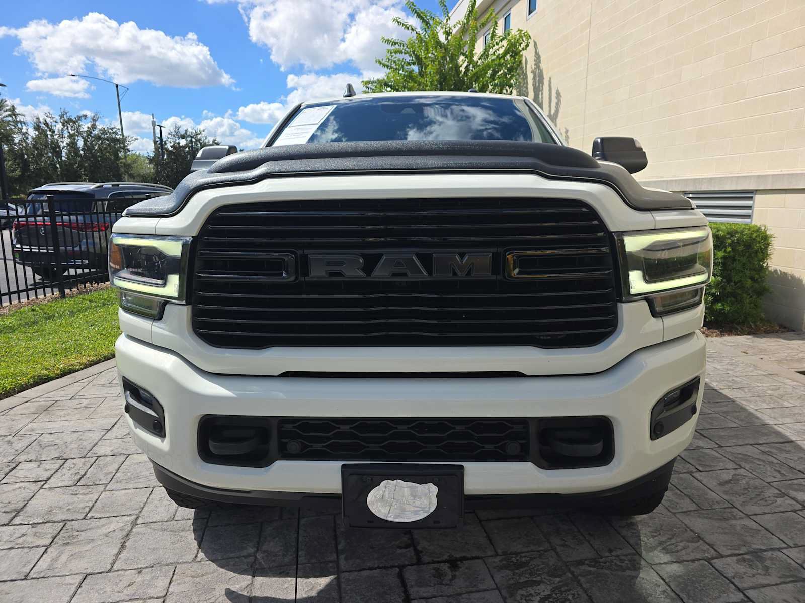 Used 2022 RAM 2500 Laramie AWD/4WD image 2