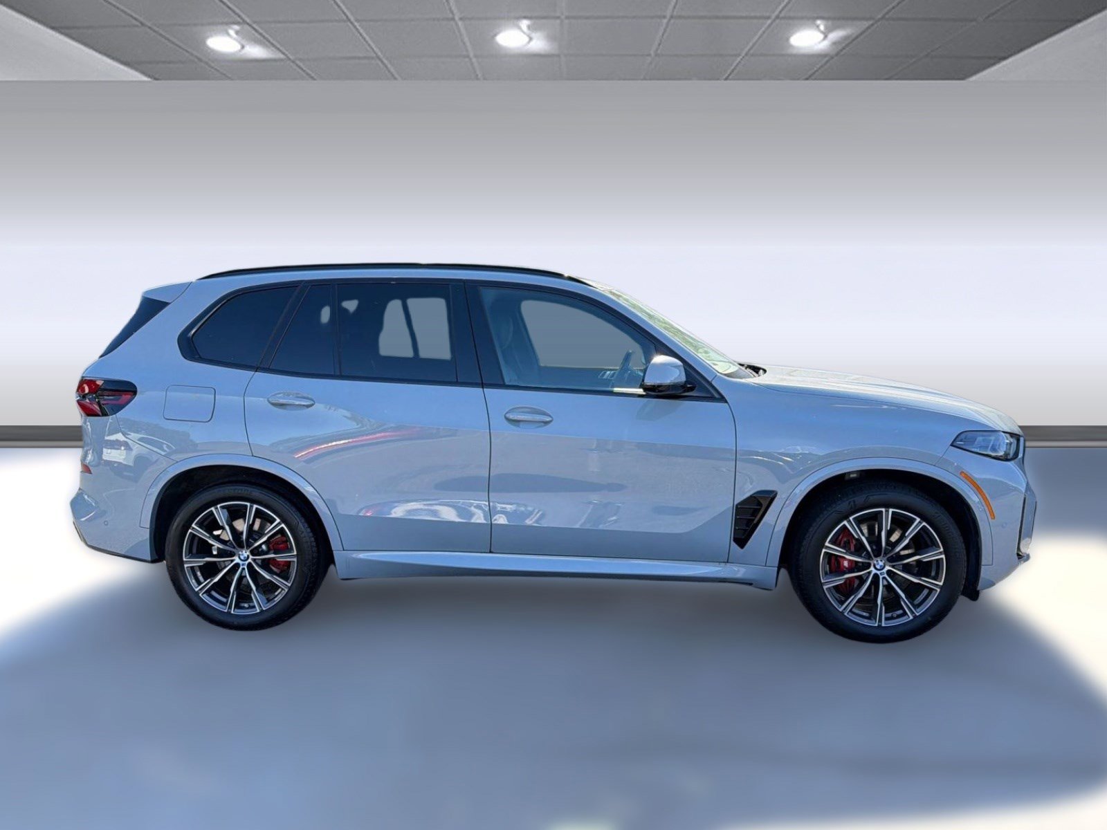 Certified 2025 BMW X5 xDrive40i w/ M Sport Package AWD/4WD image 8