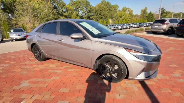 Used 2023 Hyundai Elantra Blue FWD image 3