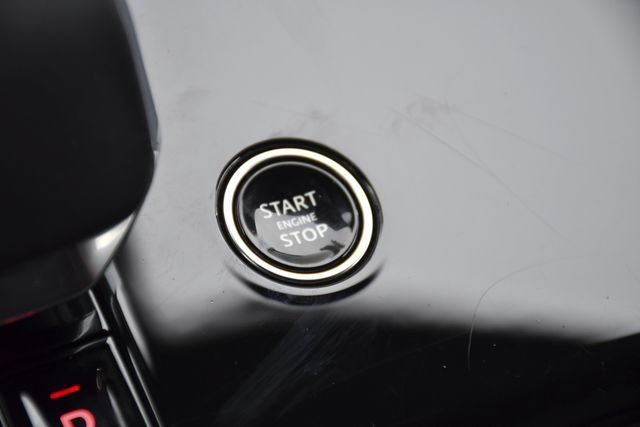 Used 2025 Land Rover Range Rover Sport SE AWD/4WD image 13