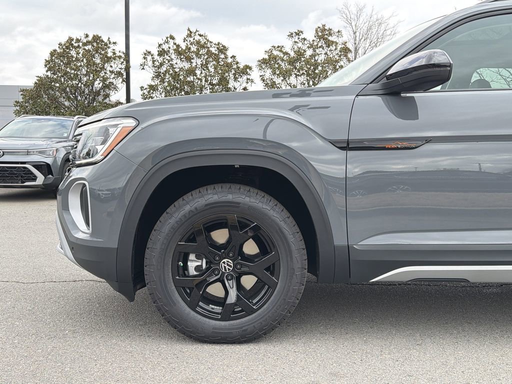 New 2026 Volkswagen Atlas Peak Edition image 9