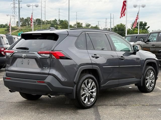 Used 2025 Toyota RAV4 XLE Premium w/ Weather Package AWD/4WD image 33