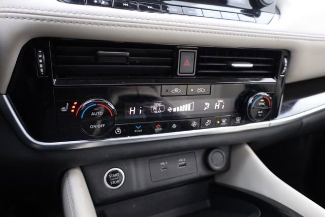 Used 2023 Nissan Rogue SV image 30