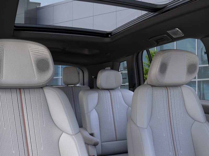 New 2026 Cadillac Vistiq Luxury AWD/4WD image 24