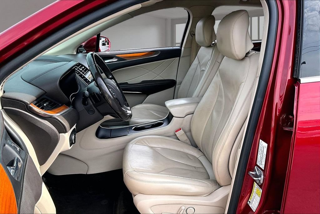 Used 2018 Lincoln MKC Select w/ Select Plus Package FWD image 25