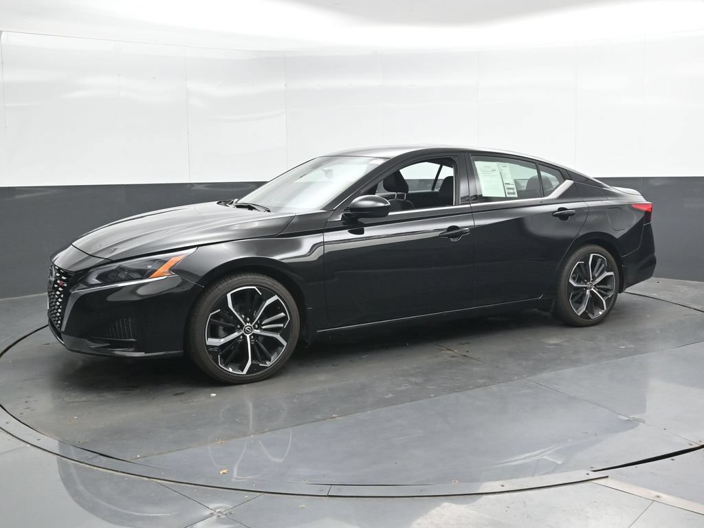 Used 2025 Nissan Altima 2.5 SR w/ SR Premium Package FWD image 7