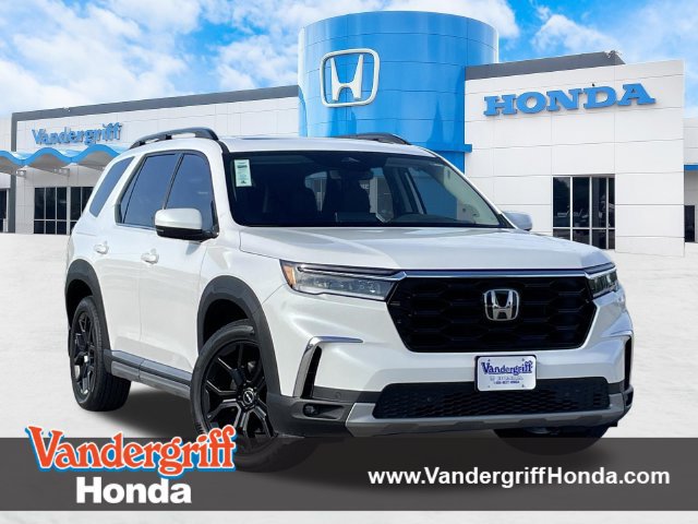 Certified 2025 Honda Pilot Touring