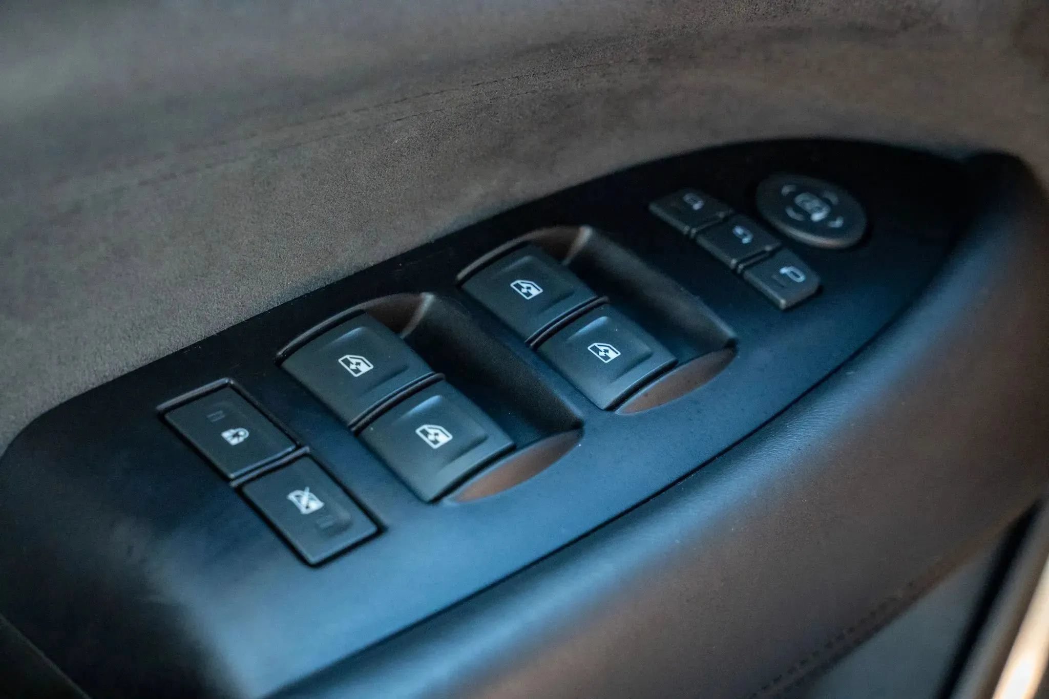 Used 2020 Cadillac Escalade ESV Platinum AWD/4WD image 31