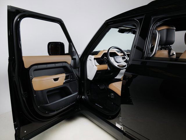 New 2026 Land Rover Defender 130 X-Dynamic SE AWD/4WD image 26