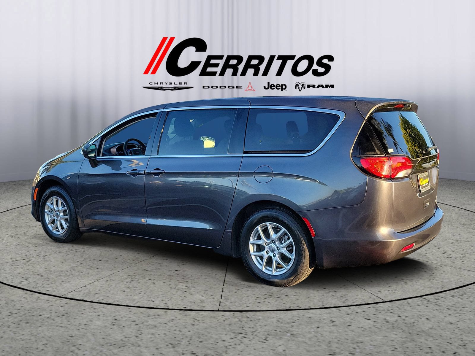 Certified 2023 Chrysler Voyager LX FWD image 2