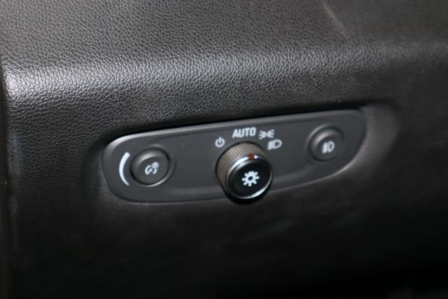 Used 2018 Chevrolet Traverse LT image 25