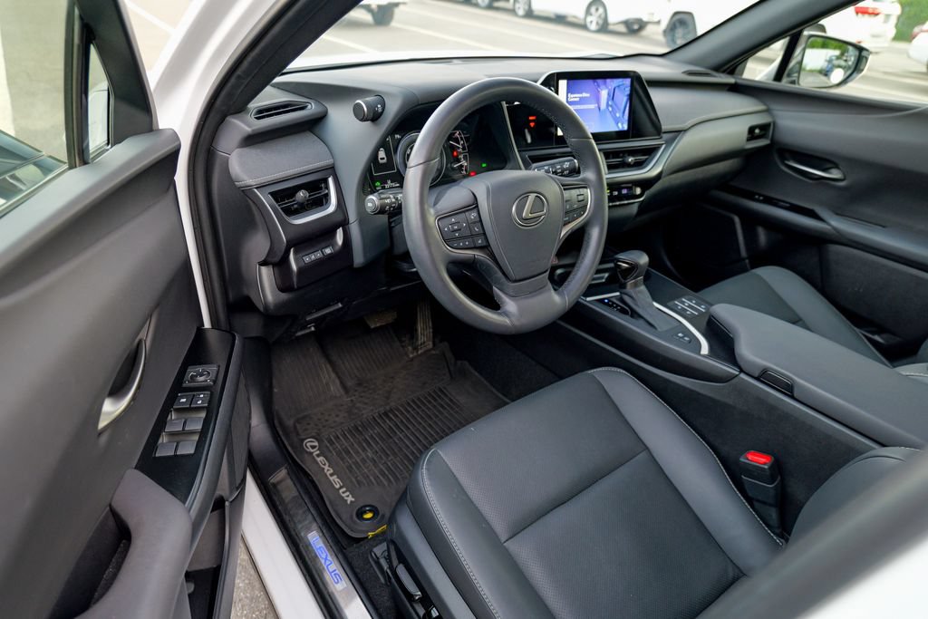 Used 2024 Lexus UX 250h F Sport AWD/4WD image 16