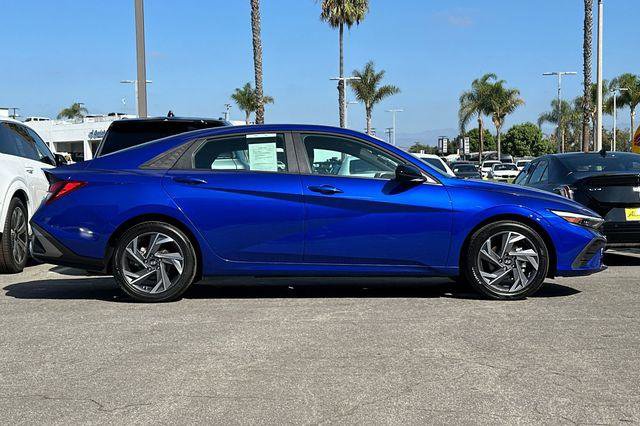 Used 2025 Hyundai Elantra Sport image 3