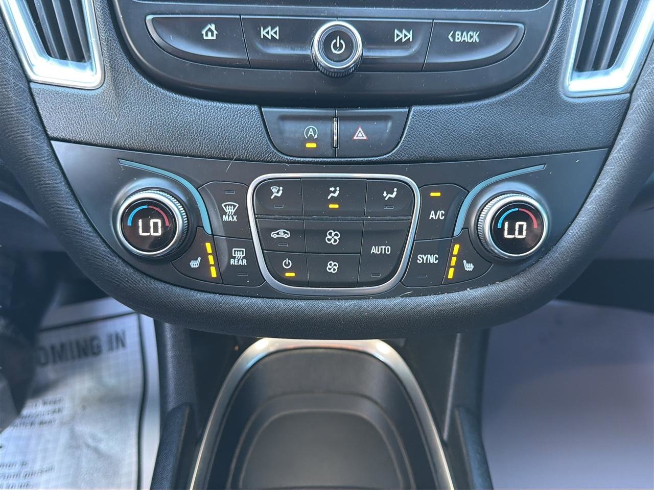 Used 2020 Chevrolet Malibu LT FWD image 24
