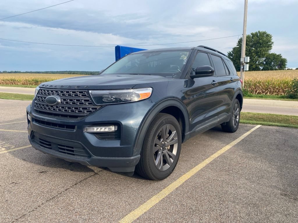 Used 2024 Ford Explorer XLT w/ Equipment Group 202A AWD/4WD image 13