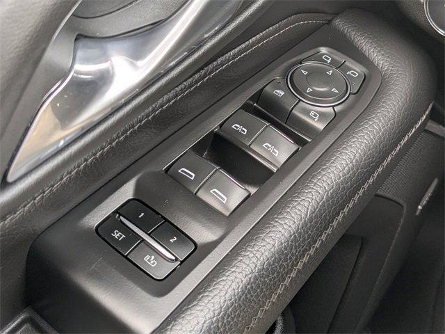 Used 2024 GMC Yukon XL Denali image 32