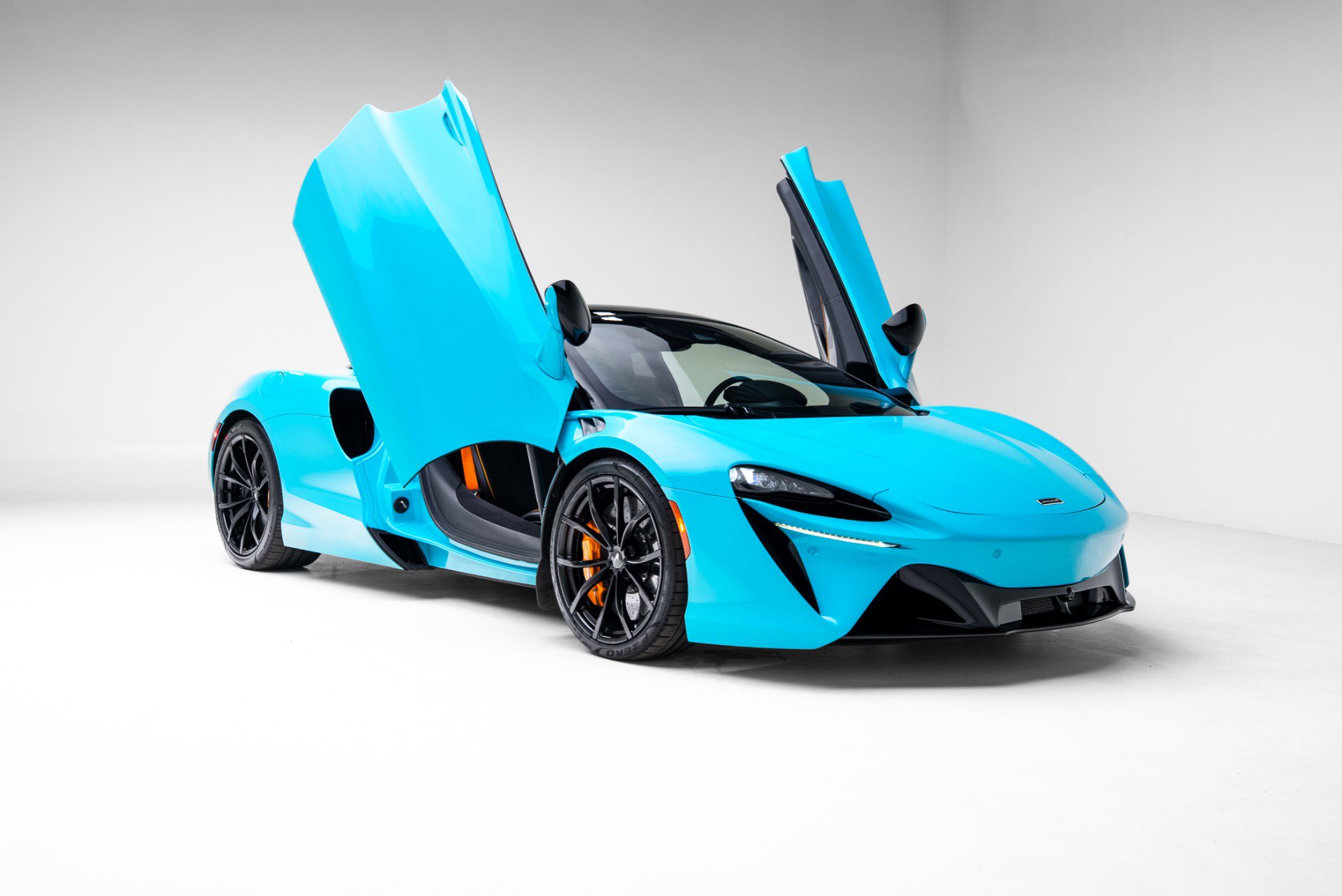 Used 2023 McLaren Artura image 42