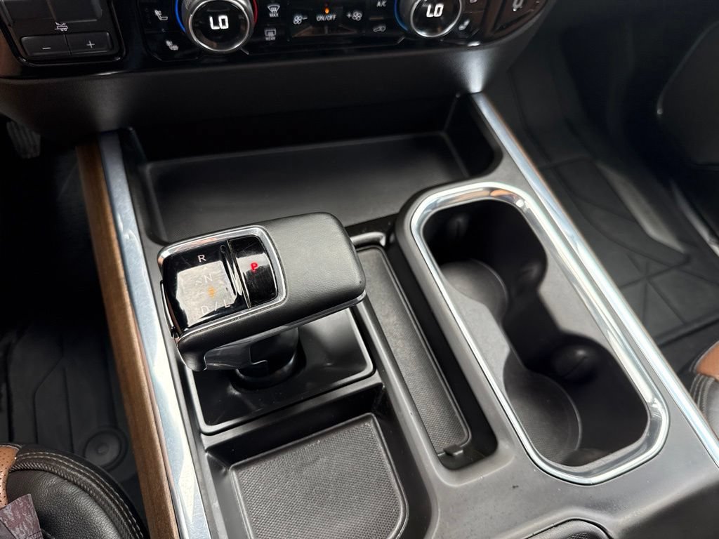 Used 2024 Chevrolet Silverado 1500 High Country w/ High Country Premium Package AWD/4WD image 32