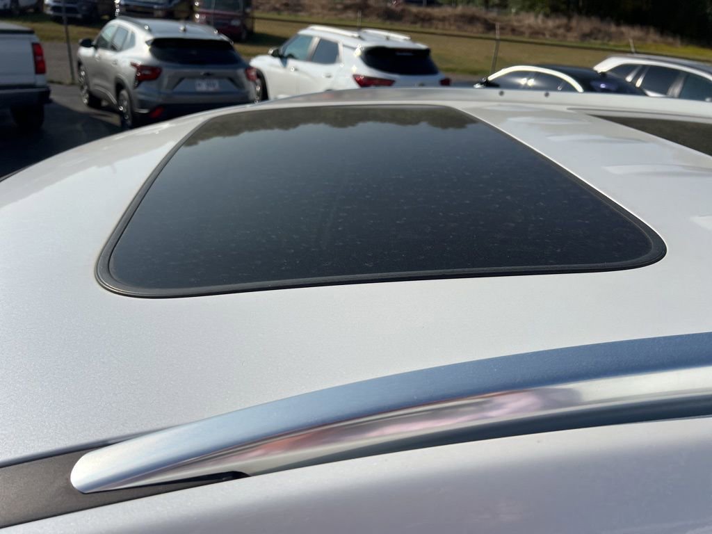 Used 2023 Buick Enclave Avenir w/ Avenir Technology Package image 13