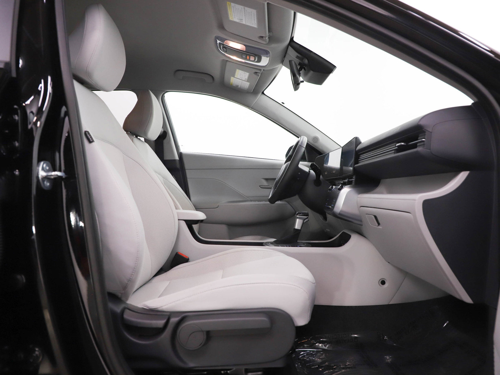 Used 2025 Hyundai Kona SEL image 11