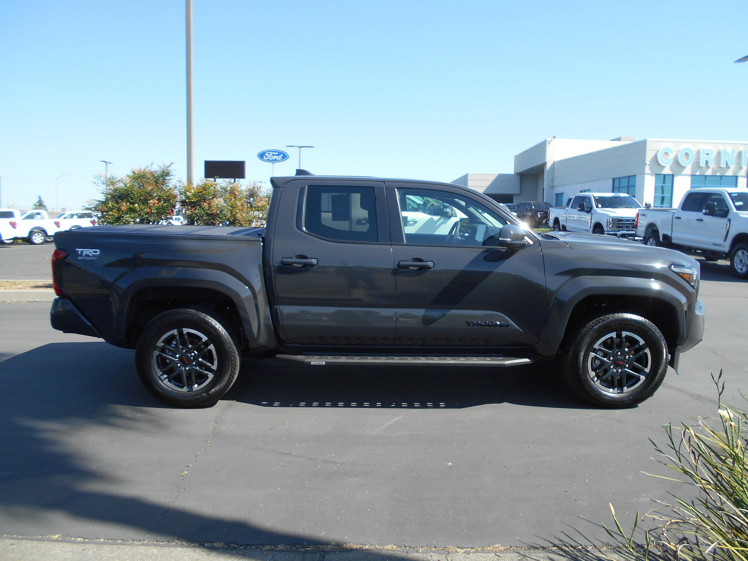 Used 2025 Toyota Tacoma TRD Sport w/ TRD Sport Premium Package AWD/4WD image 6