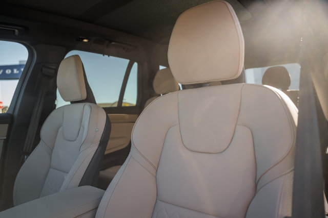 New 2027 Volvo XC90 B5 Plus AWD/4WD image 38