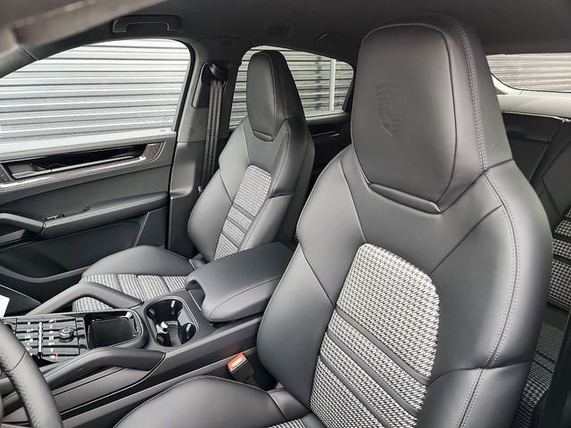 New 2026 Porsche Cayenne GTS AWD/4WD image 5