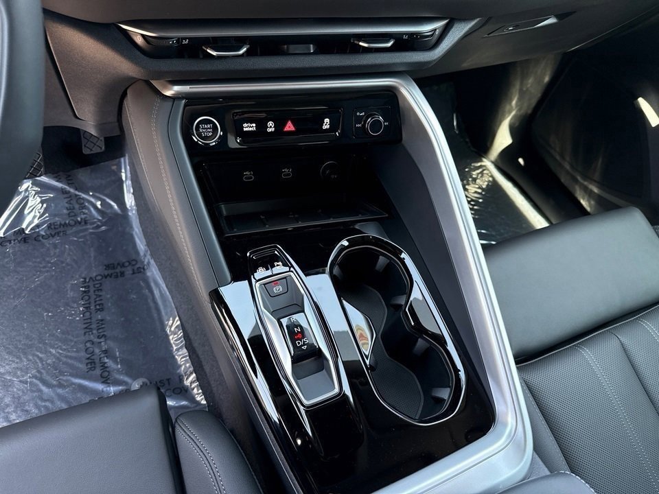 Certified 2025 Audi Q5 2.0T Premium Plus w/ Premium Plus image 18